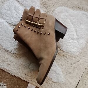 Stuart Weitzman Suede Leather Ankle Boots with Gold Accents New Condition 9